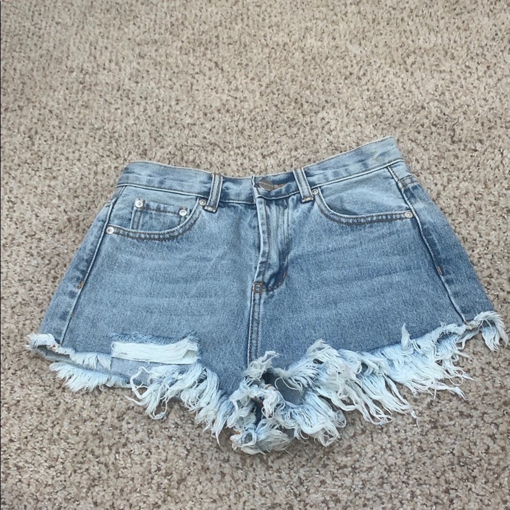 Superdown Rooney distressed denim shorts - Picture 2 of 5
